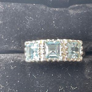 Vintage Sterling beautiful Silver ring with  Aquamarine stones